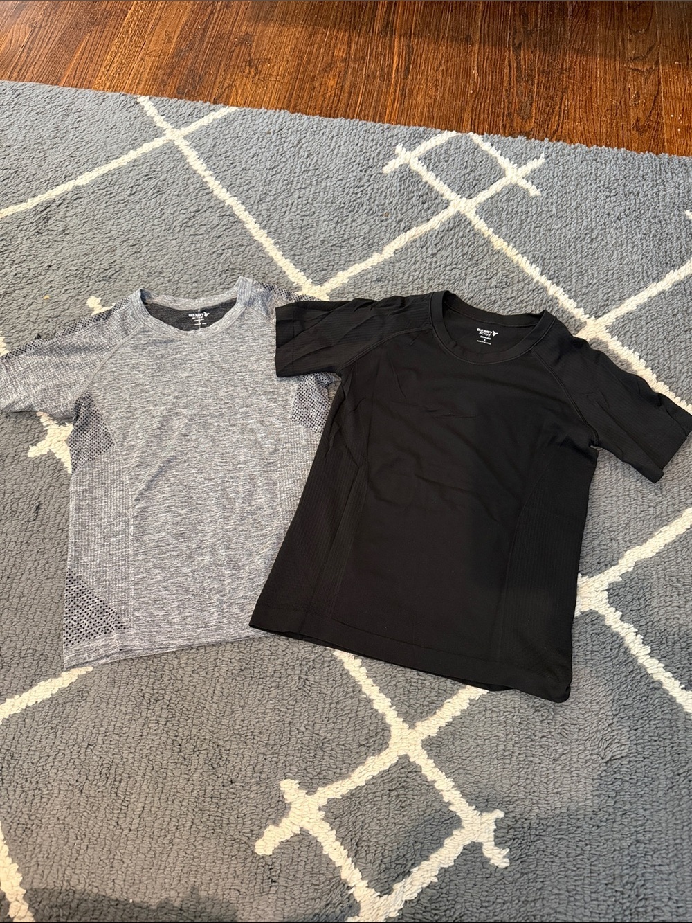 Old Navy Active Seamless Tshirt Set